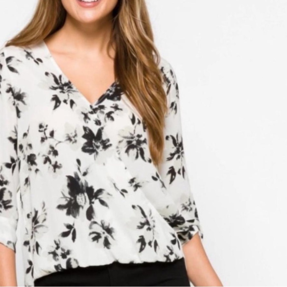 West Kei Black and cream Floral V-Neck Blouse